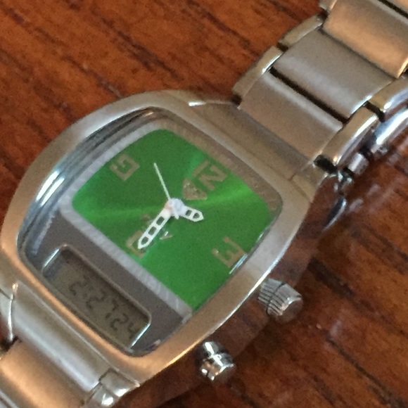 Quicksilver Roxy digital analog watch - Picture 3 of 7